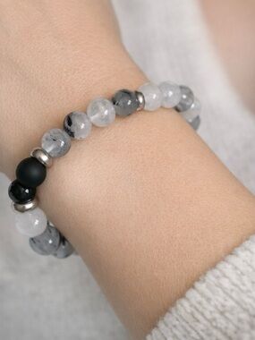 Tourmalinated Quartz & Black Beaded Stretch Bracelet Quiet Luxury